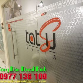 Thi công dán decal kính Bình Thạnh