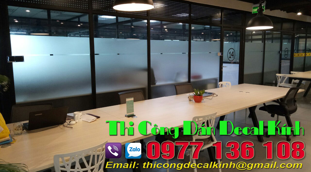 Dán decal kính quận 2