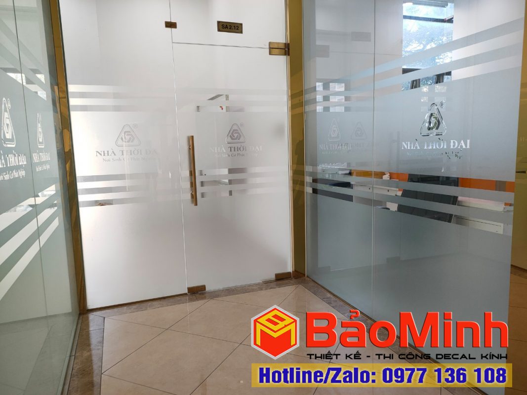 decal mờ in logo công ty